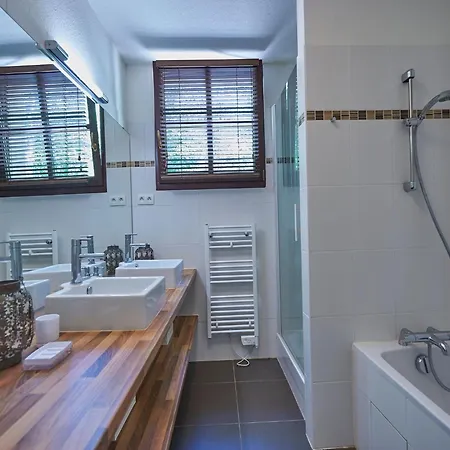 Uxurious With Private Pool *